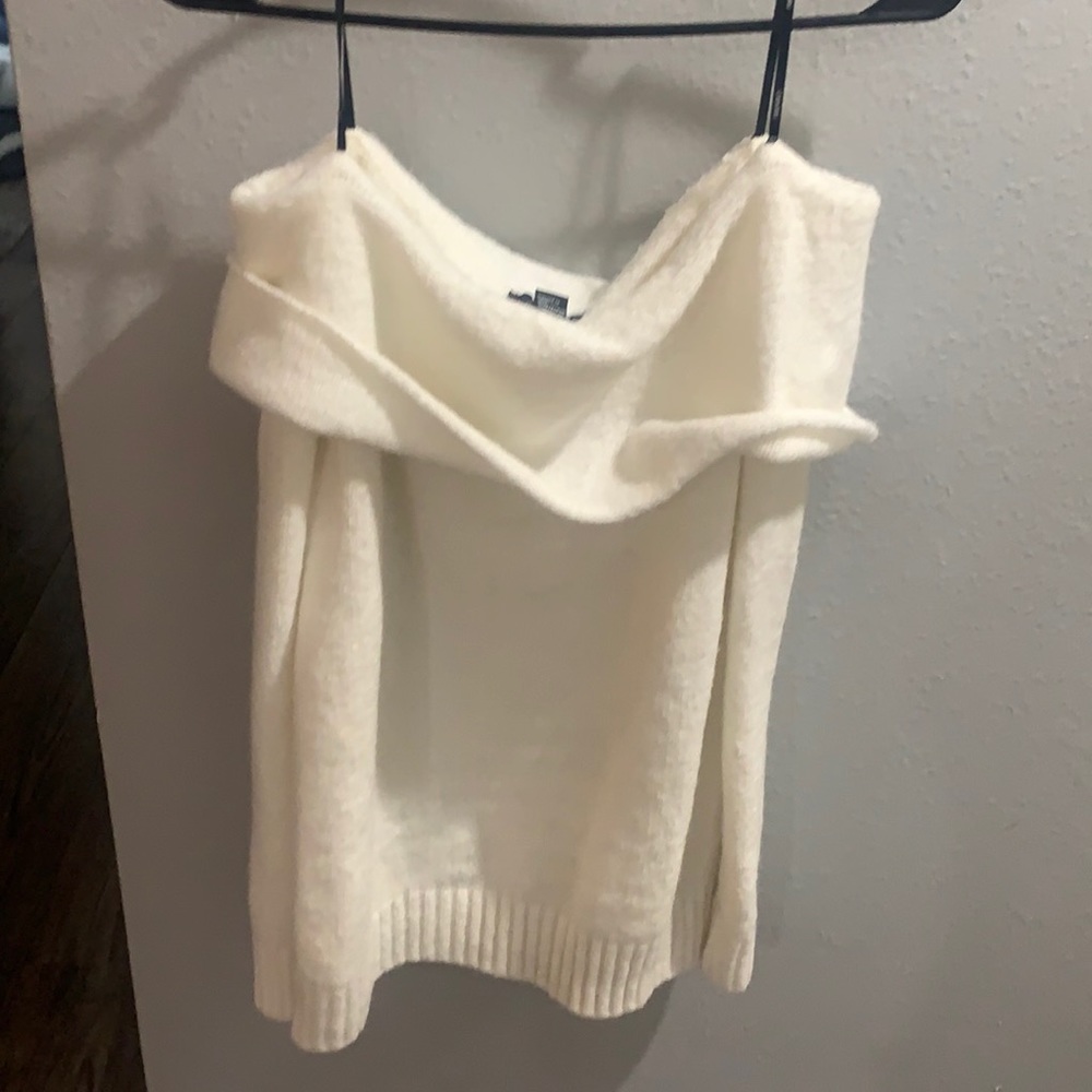 Shirt off the shoulder